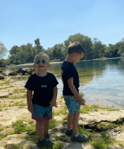 baby shirt met naam voor en achterzijde bedrukt