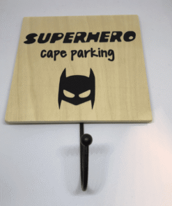 kledinghaak Superhero Cape parking