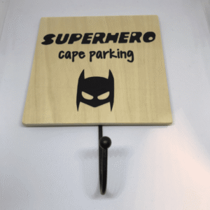 kledinghaak Superhero Cape parking